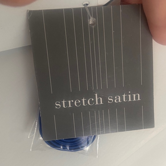 DAVID’s BRIDAL Short Blue Dress
Size 6 - Picture 5 of 10